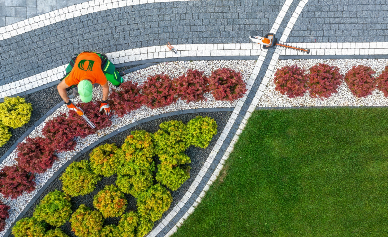 denkers-landscaping-crew